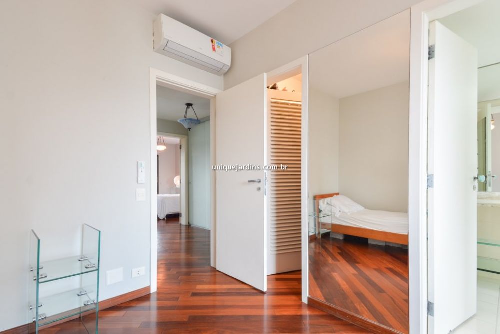 Apartamento à venda na Rua Comendador Miguel CalfatVila Olímpia - 999-154727-3.jpg