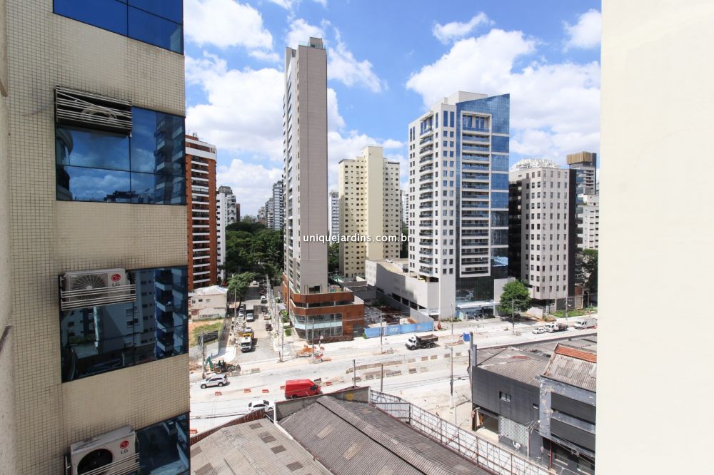 Apartamento à venda na Rua Comendador Miguel CalfatVila Nova Conceição - 999-092621-5.jpg
