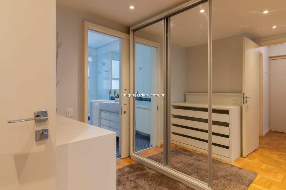 Apartamento à venda na Rua Joaquim FlorianoItaim Bibi - 999-122756-6.jpg
