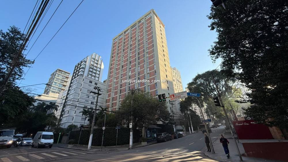 Apartamento à venda na Rua Bela CintraJardim América - 999-apartamento-jardim-america-sao-paulo-151304-0.jpg
