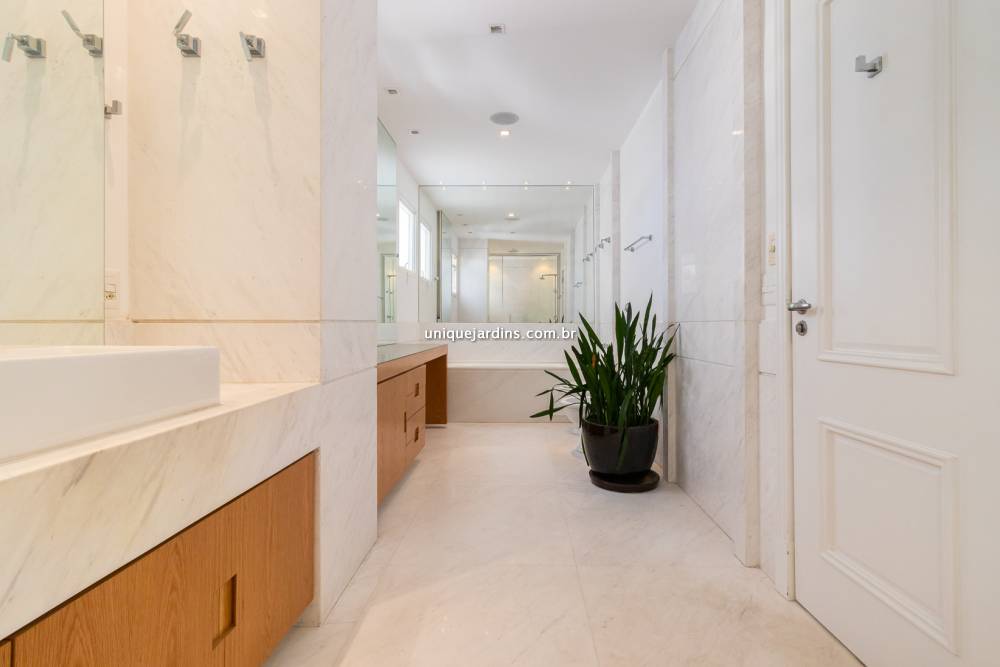 Apartamento à venda na Rua JacuriciItaim Bibi - 999-apartamento-itaim-bibi-sao-paulo-115437-3.jpg