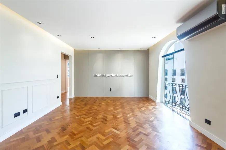 Apartamento à venda na Alameda LorenaJardim América - 999-apartamento-jardim-america-sao-paulo-112437-0.jpg