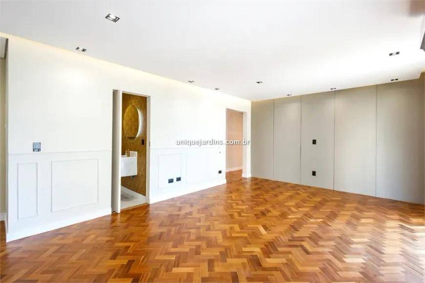 Apartamento à venda na Alameda LorenaJardim América - 999-apartamento-jardim-america-sao-paulo-112437-1.jpg