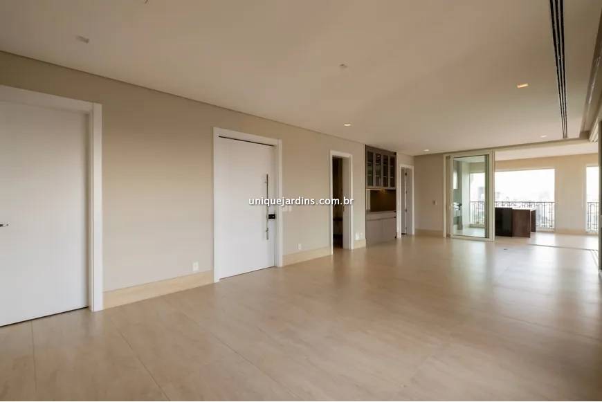Apartamento à venda na Rua Gomes de CarvalhoVila Olímpia - 999-apartamento-vila-olimpia-sao-paulo-111829-2.jpg