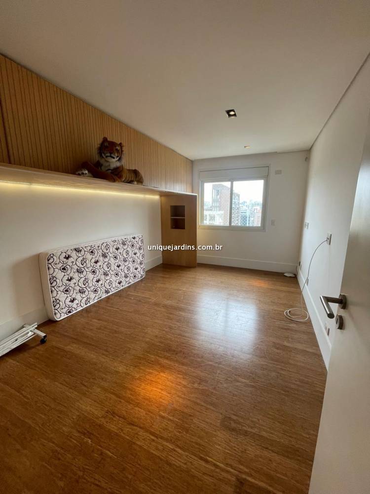 Apartamento à venda na Rua JacuriciItaim Bibi - 999-apartamento-itaim-bibi-sao-paulo-091712-15.jpg