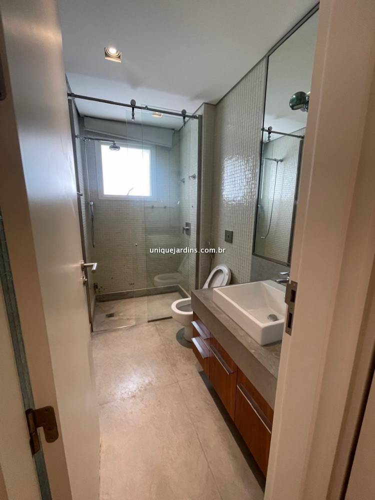 Apartamento à venda na Rua JacuriciItaim Bibi - 999-apartamento-itaim-bibi-sao-paulo-091713-16.jpg
