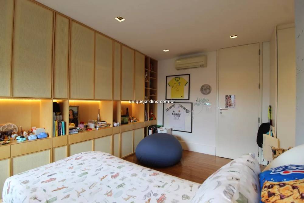 Apartamento à venda na Rua JacuriciItaim Bibi - 999-apartamento-itaim-bibi-sao-paulo-131919-1.jpg