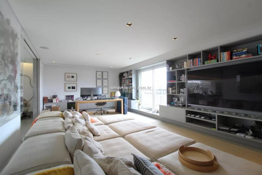 Apartamento à venda na Rua JacuriciItaim Bibi - 999-apartamento-itaim-bibi-sao-paulo-132940-3.jpg