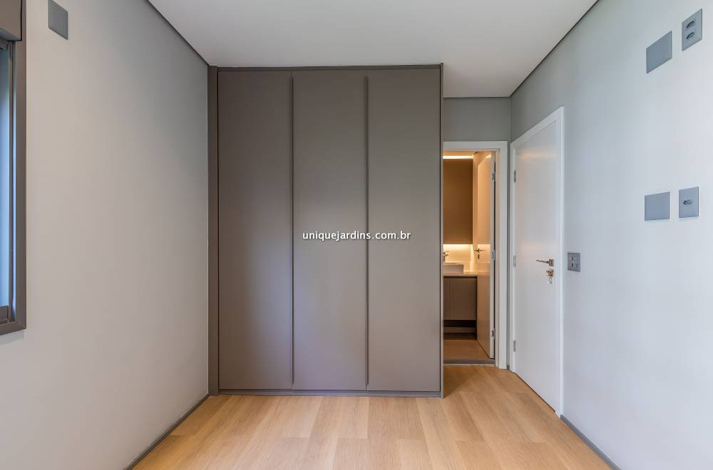 Apartamento à venda na Rua ItacemaItaim Bibi - 999-apartamento-itaim-bibi-sao-paulo-154511-4.jpg