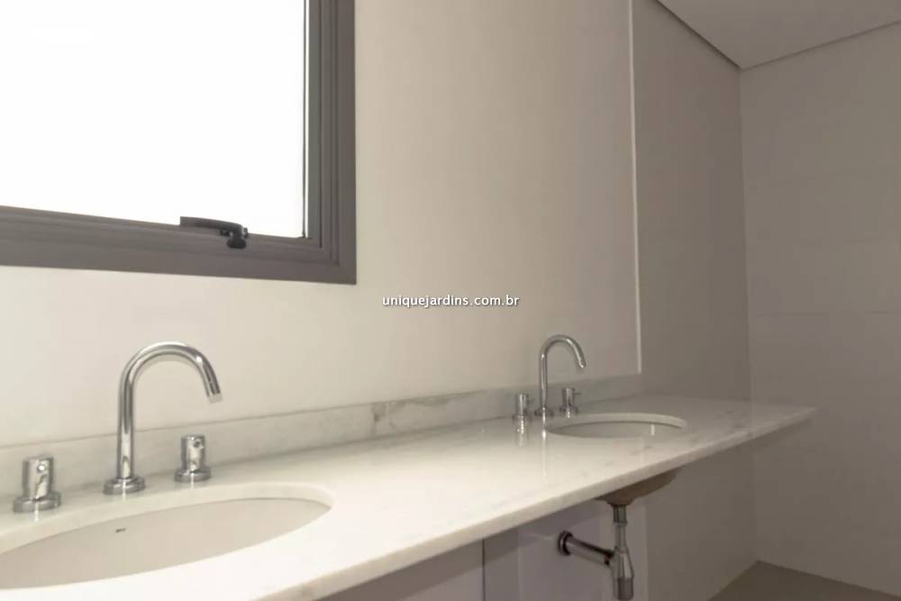 Apartamento à venda na Rua Professor Filadelfo AzevedoVila Nova Conceição - 999-apartamento-vila-nova-conceicao-sao-paulo-133233-0.jpg