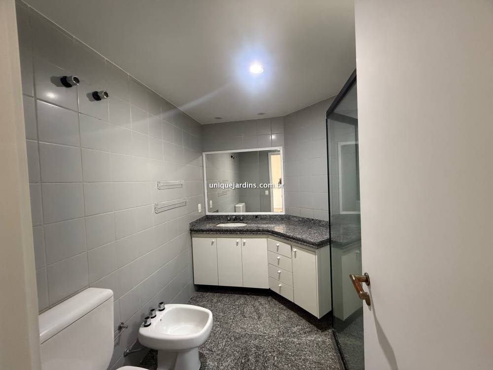Apartamento à venda na Rua Pedroso AlvarengaItaim Bibi - 999-apartamento-itaim-bibi-sao-paulo-192552-4.jpg