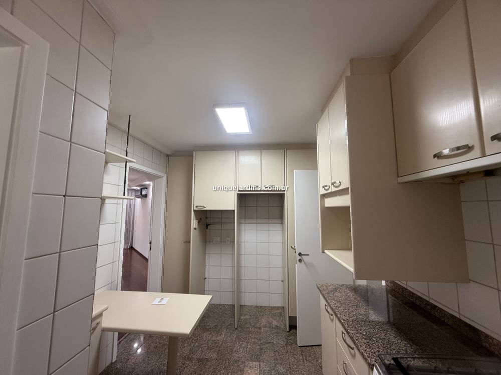 Apartamento à venda na Rua Pedroso AlvarengaItaim Bibi - 999-apartamento-itaim-bibi-sao-paulo-192553-12.jpg