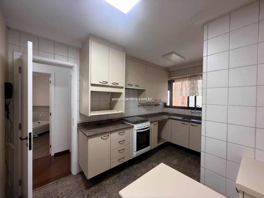 Apartamento à venda na Rua Pedroso AlvarengaItaim Bibi - 999-apartamento-itaim-bibi-sao-paulo-192553-8.jpg