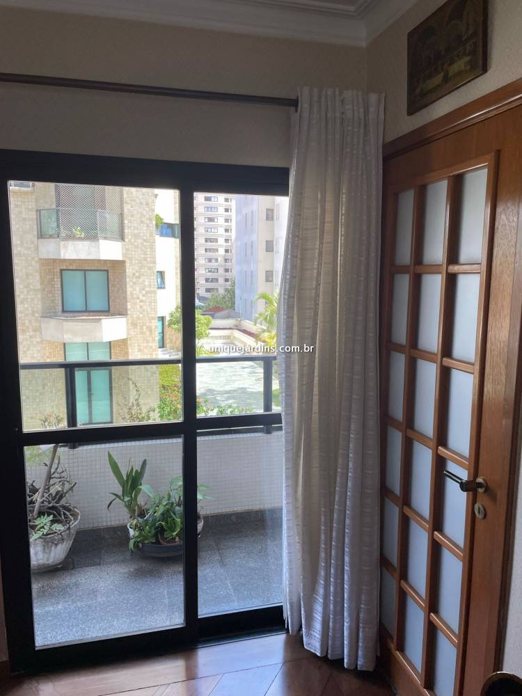Apartamento à venda na Avenida ChibarásMoema - 999-apartamento-moema-sao-paulo-102204-10.jpg