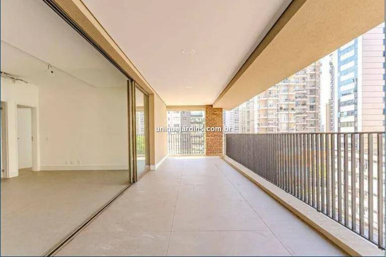 Apartamento à venda na Rua Afonso BrazVila Nova Conceição - 999-apartamento-vila-nova-conceicao-sao-paulo-123641-0.jpg