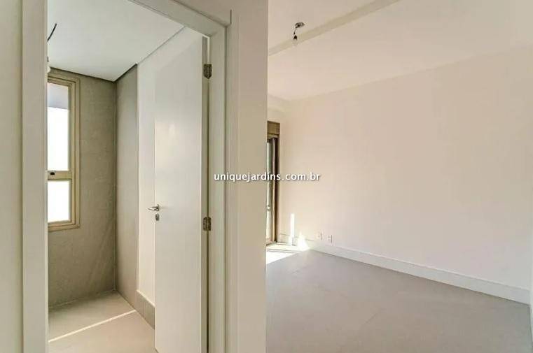 Apartamento à venda na Rua Afonso BrazVila Nova Conceição - 999-apartamento-vila-nova-conceicao-sao-paulo-124010-1.jpg