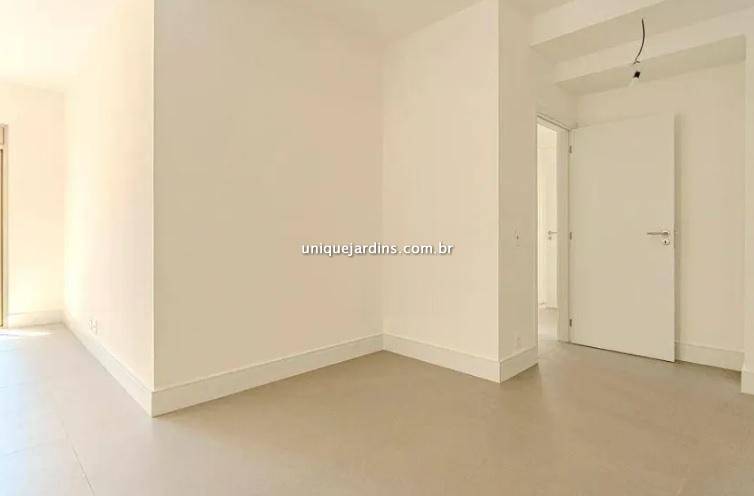 Apartamento à venda na Rua Afonso BrazVila Nova Conceição - 999-apartamento-vila-nova-conceicao-sao-paulo-124010-5.jpg