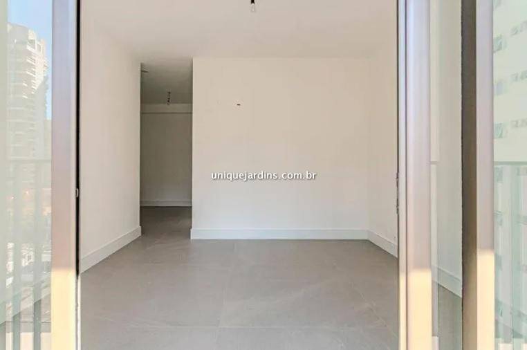Apartamento à venda na Rua Afonso BrazVila Nova Conceição - 999-apartamento-vila-nova-conceicao-sao-paulo-124325-0.jpg