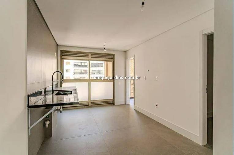 Apartamento à venda na Rua Afonso BrazVila Nova Conceição - 999-apartamento-vila-nova-conceicao-sao-paulo-124325-3.jpg