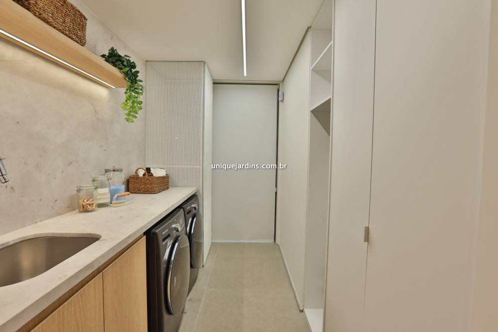 Apartamento à venda na Rua Henrique MonteiroJardim Europa - apartamento-jardim-europa-sao-paulo-151925-13.jpg