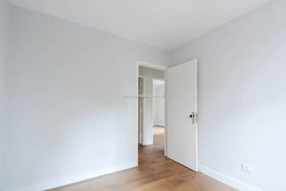 Apartamento à venda na Avenida JacutingaMoema - 999-apartamento-moema-sao-paulo-113655-0.jpg