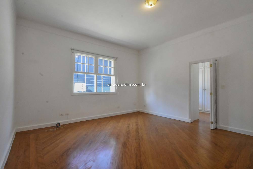 Casa Padrão para alugar na Rua SuéciaJardim Europa - 999-casa-padrao-jardim-europa-sao-paulo-151803-0.jpg