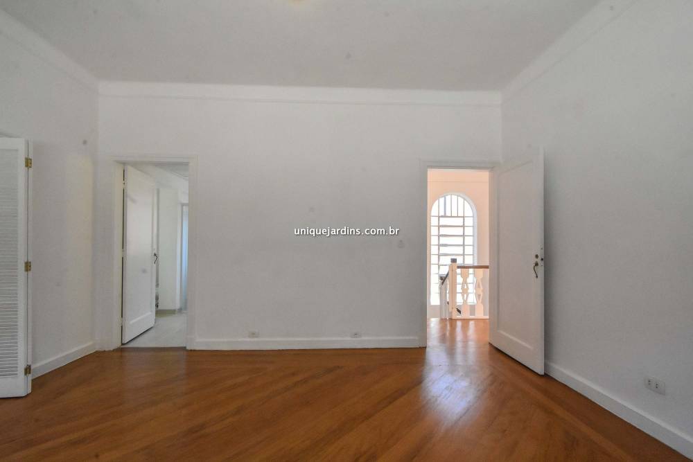Casa Padrão para alugar na Rua SuéciaJardim Europa - 999-casa-padrao-jardim-europa-sao-paulo-151804-1.jpg