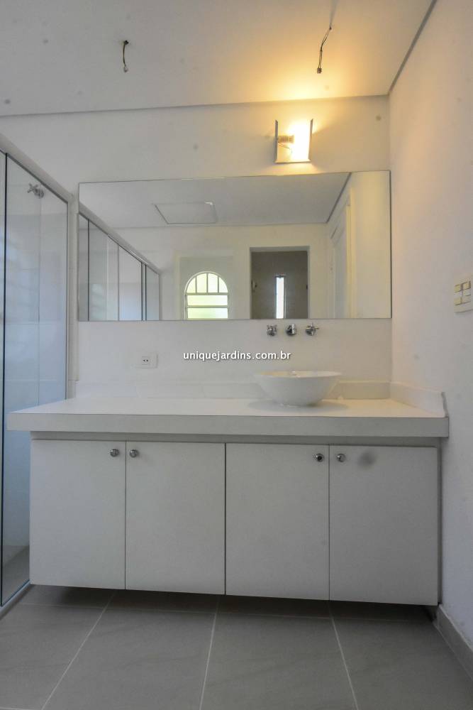 Casa Padrão para alugar na Rua SuéciaJardim Europa - 999-casa-padrao-jardim-europa-sao-paulo-151805-4.jpg