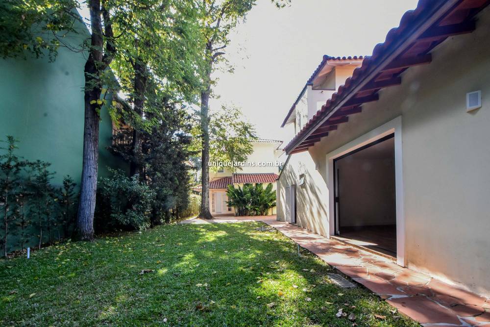 Casa Padrão para alugar na Rua SuéciaJardim Europa - 999-casa-padrao-jardim-europa-sao-paulo-151808-12.jpg