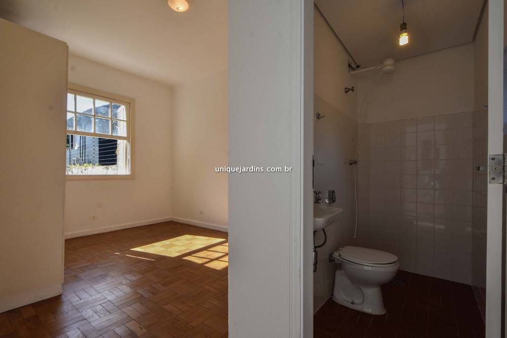 Casa Padrão para alugar na Rua SuéciaJardim Europa - 999-casa-padrao-jardim-europa-sao-paulo-151808-13.jpg