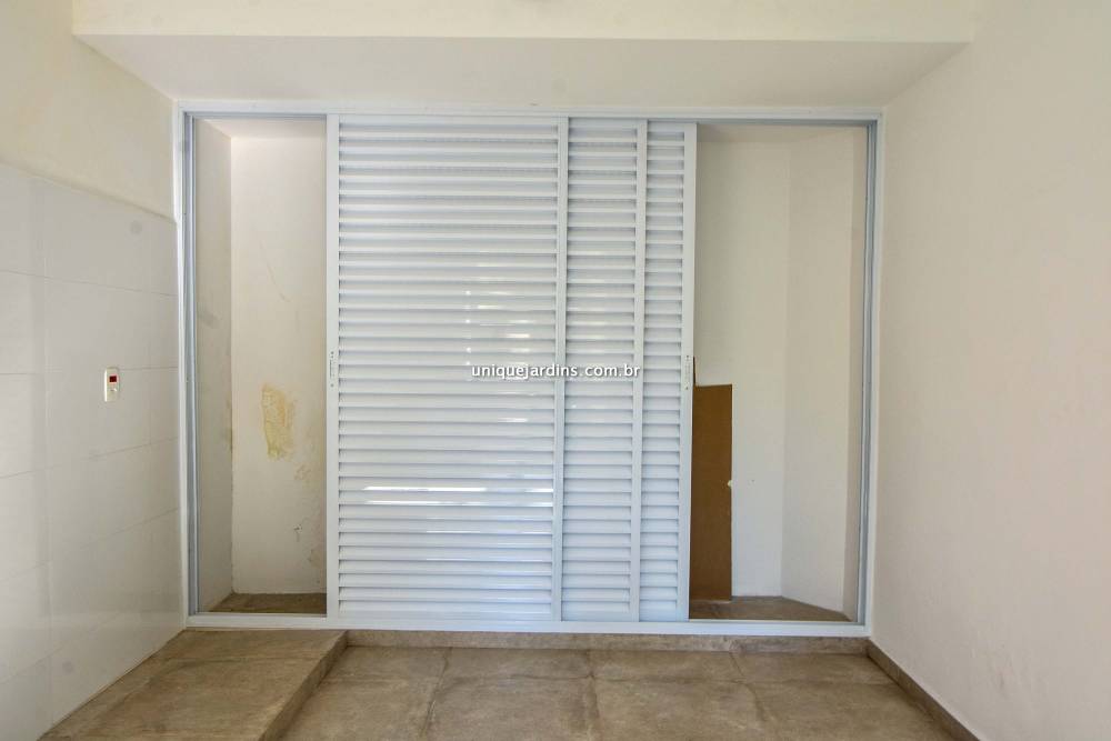 Casa Padrão para alugar na Rua SuéciaJardim Europa - 999-casa-padrao-jardim-europa-sao-paulo-151809-16.jpg