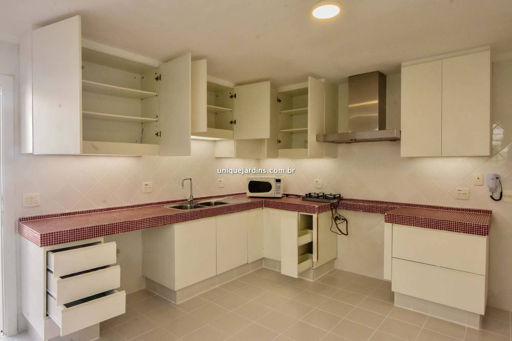 Casa Padrão para alugar na Rua SuéciaJardim Europa - casa-padrao-jardim-europa-sao-paulo-151740-16.jpg