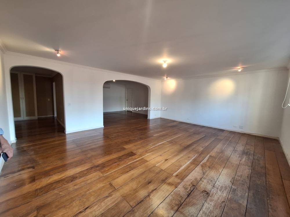 Apartamento à venda na Rua JacuriciItaim Bibi - 999-apartamento-itaim-bibi-sao-paulo-135107-2.jpg