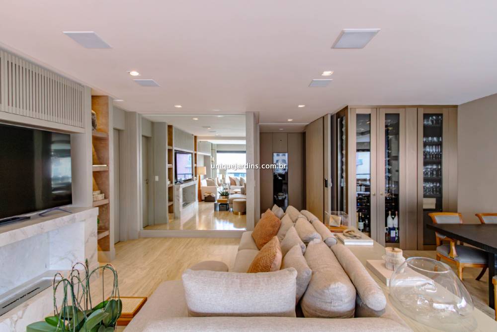 Apartamento à venda na Rua AraguariMoema - apartamento-moema-sao-paulo-115203-1.jpg