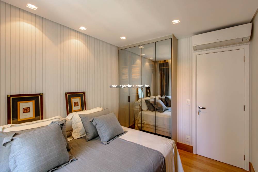 Apartamento à venda na Rua Benedito Lapin Itaim Bibi - 999-apartamento-itaim-bibi-sao-paulo-103220-5.jpg