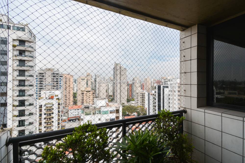Apartamento à venda na Avenida ChibarásMoema - 999-apartamento-moema-sao-paulo-114712-0.jpg