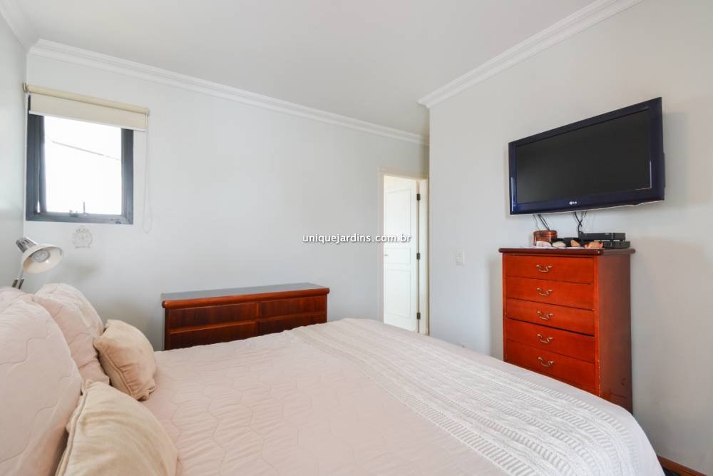 Apartamento à venda na Avenida ChibarásMoema - 999-apartamento-moema-sao-paulo-114712-2.jpg