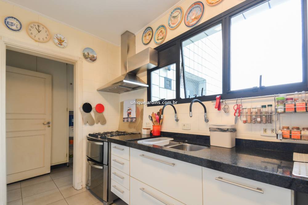 Apartamento à venda na Avenida ChibarásMoema - 999-apartamento-moema-sao-paulo-114713-10.jpg