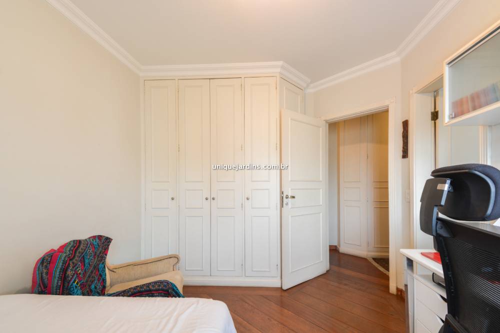 Apartamento à venda na Avenida ChibarásMoema - 999-apartamento-moema-sao-paulo-114714-13.jpg