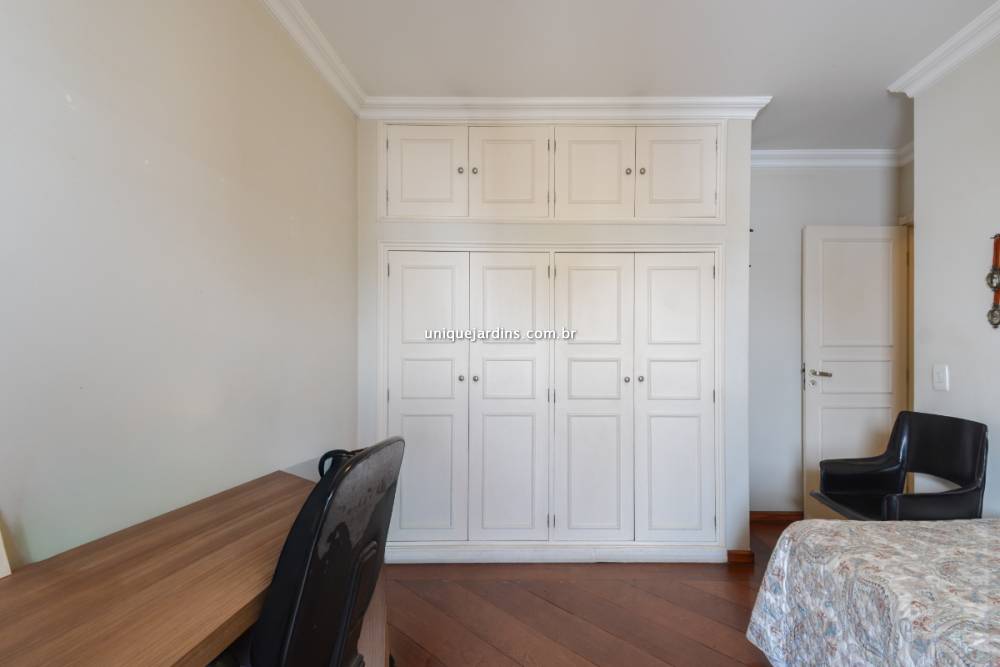 Apartamento à venda na Avenida ChibarásMoema - 999-apartamento-moema-sao-paulo-114714-15.jpg