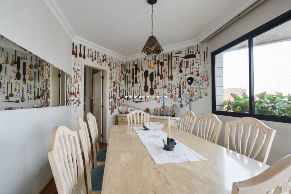 Apartamento à venda na Avenida ChibarásMoema - 999-apartamento-moema-sao-paulo-114752-3.jpg