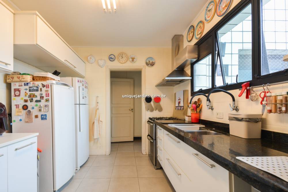 Apartamento à venda na Avenida ChibarásMoema - 999-apartamento-moema-sao-paulo-114752-4.jpg