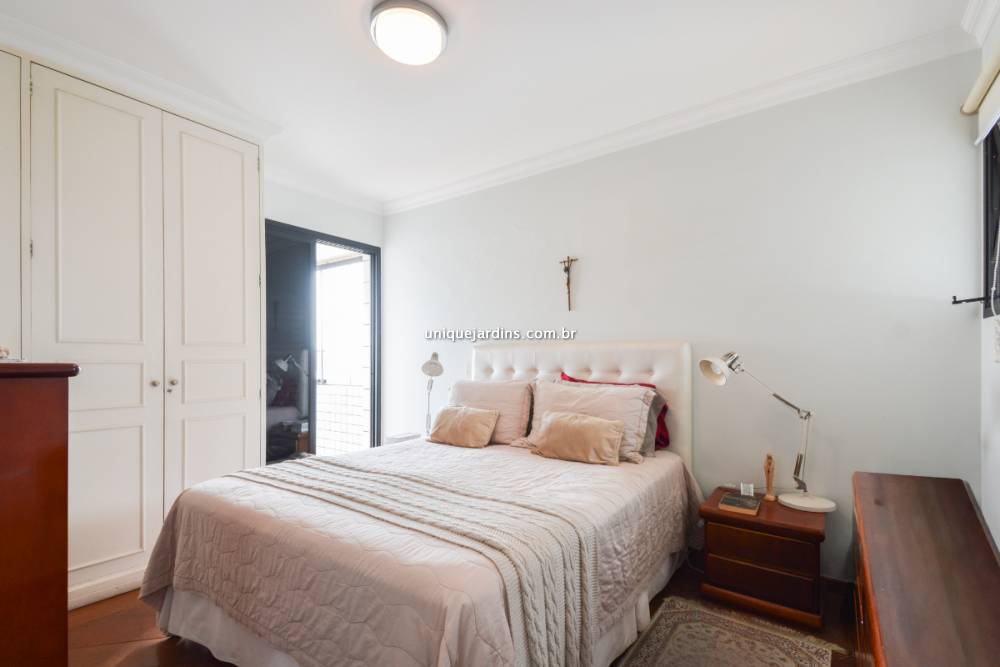 Apartamento à venda na Avenida ChibarásMoema - 999-apartamento-moema-sao-paulo-114752-5.jpg