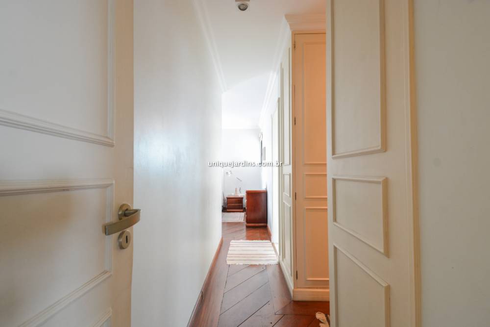 Apartamento à venda na Avenida ChibarásMoema - 999-apartamento-moema-sao-paulo-114752-8.jpg
