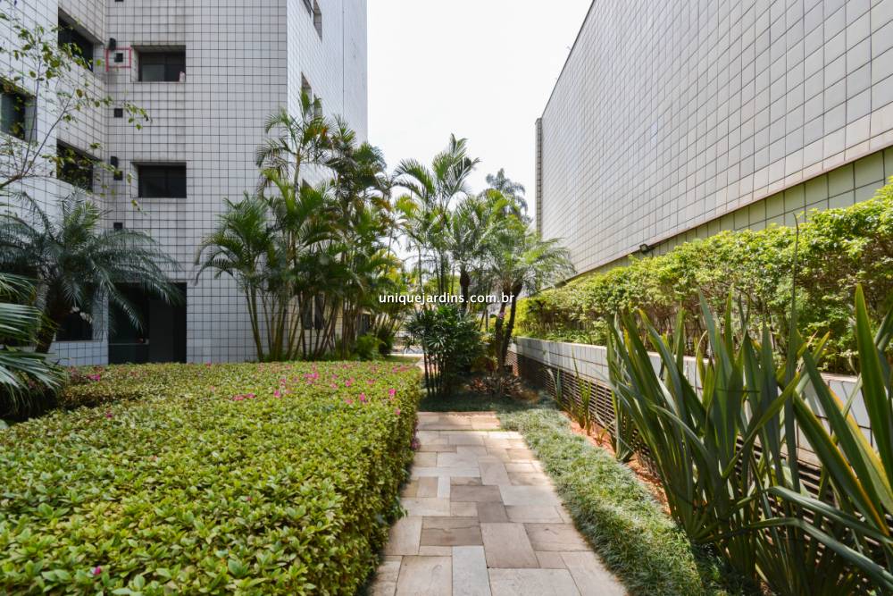 Apartamento à venda na Avenida ChibarásMoema - 999-apartamento-moema-sao-paulo-114956-9.jpg