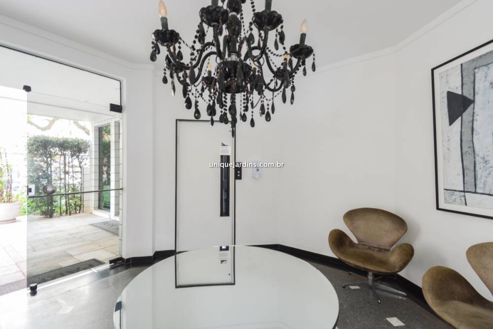 Apartamento à venda na Avenida ChibarásMoema - 999-apartamento-moema-sao-paulo-115037-2.jpg