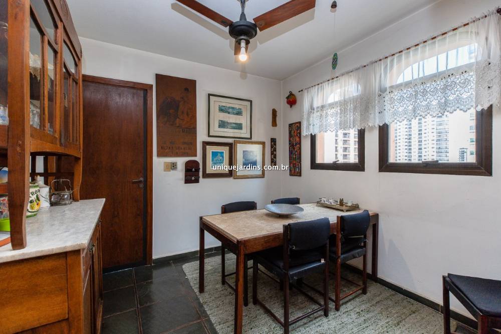 Apartamento à venda na Alameda dos AnapurusMoema - 999-apartamento-moema-sao-paulo-142730-1.jpg