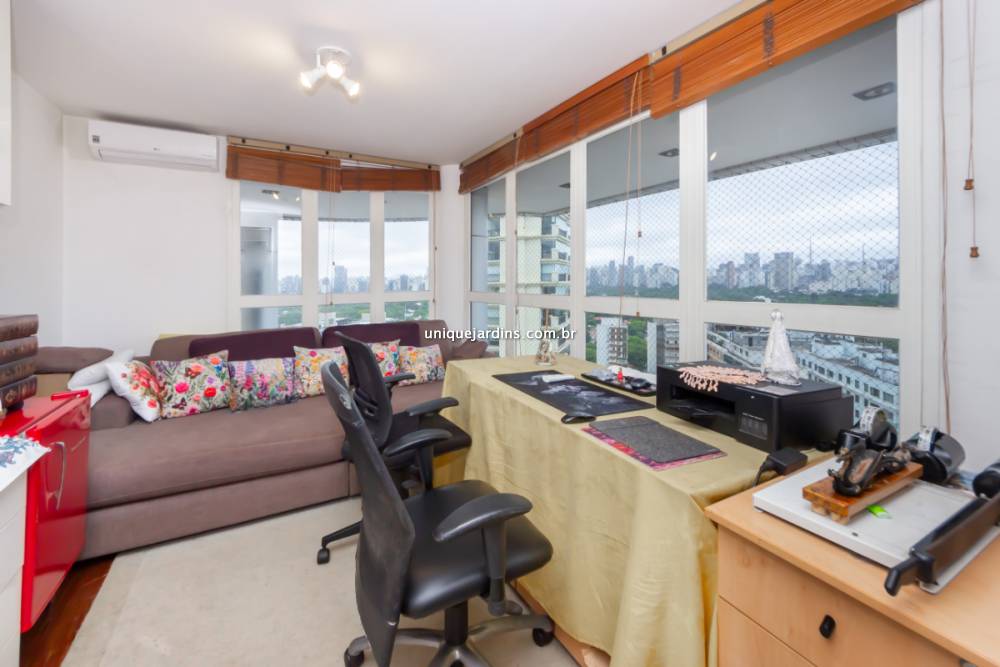 Apartamento à venda na Rua ItacemaItaim Bibi - 999-apartamento-itaim-bibi-sao-paulo-102353-8.jpg