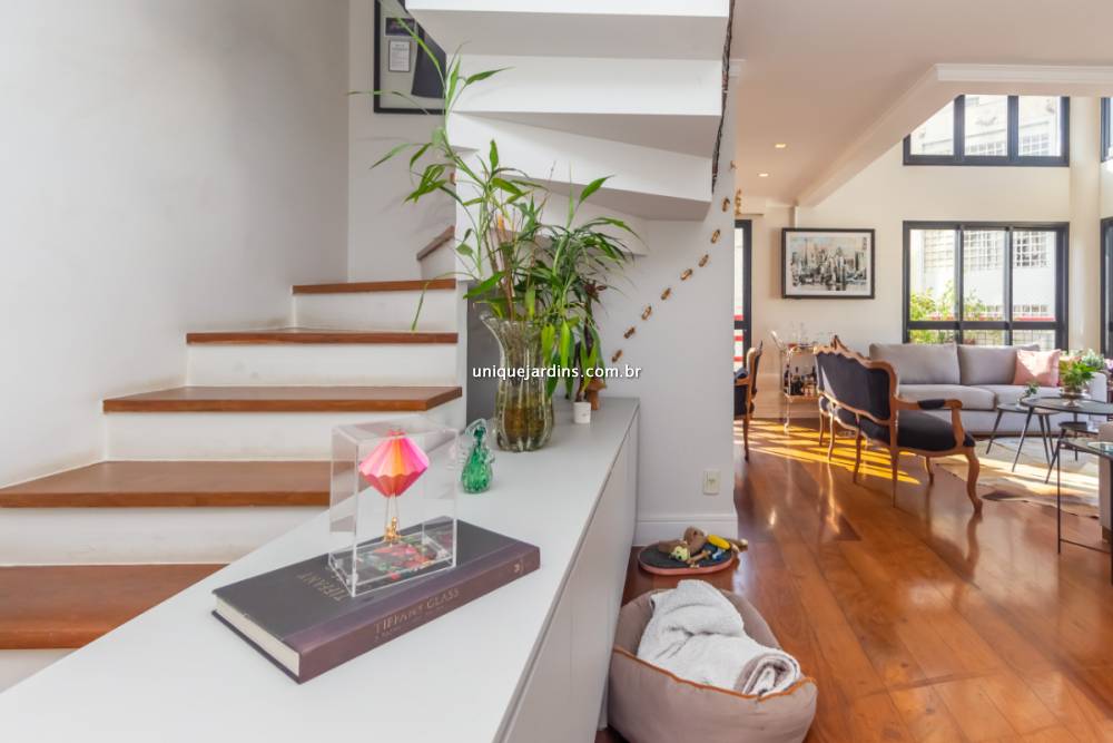 Apartamento à venda na Rua ItacemaItaim Bibi - 999-apartamento-itaim-bibi-sao-paulo-103524-2.jpg