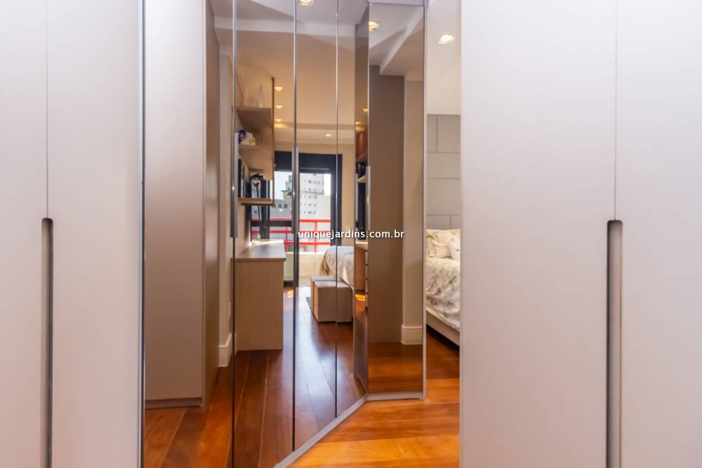 Apartamento à venda na Rua ItacemaItaim Bibi - 999-apartamento-itaim-bibi-sao-paulo-103525-5.jpg